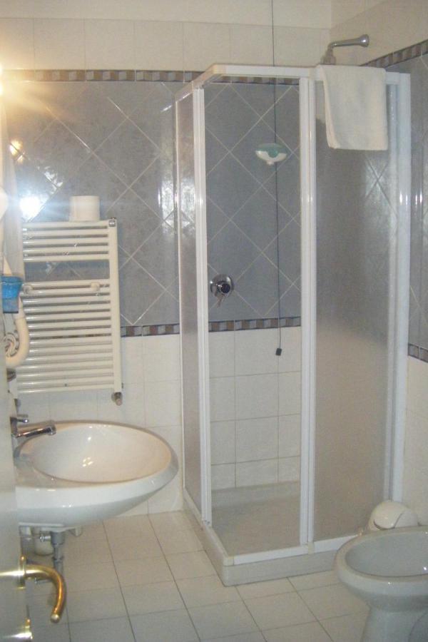 Hotel Nastro Azzurro Monguzzo Номер фото